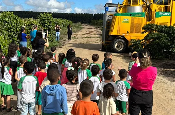 Tecnologia que Transforma o Campo - Projeto Agrinho 2025 Tecnologia que Transforma o Campo - Projeto Agrinho 2025